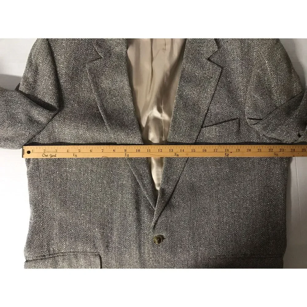 Holbrook Suit Jacket 44L 100%‎ Silk Tweed